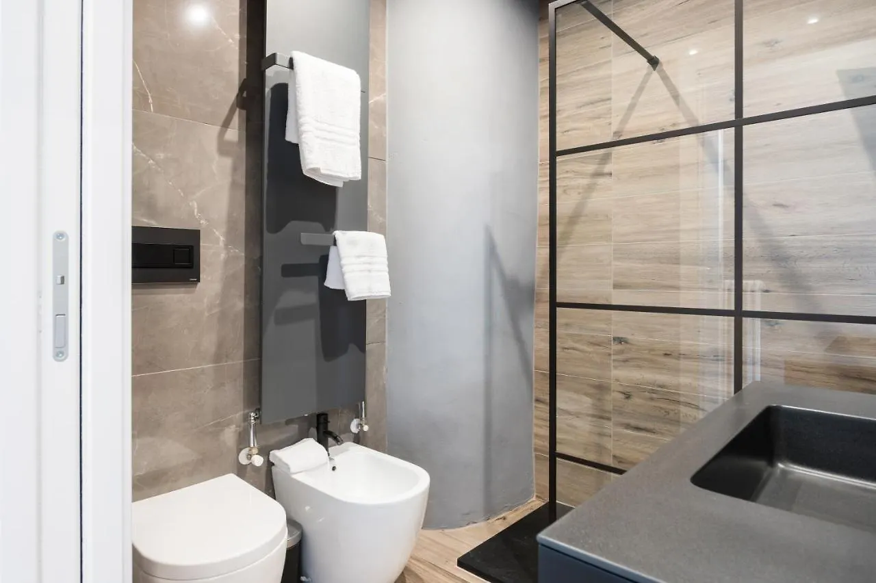 Raffinato Apt Vicino A Piazza Garibaldi X5 0*, Parma Italy
